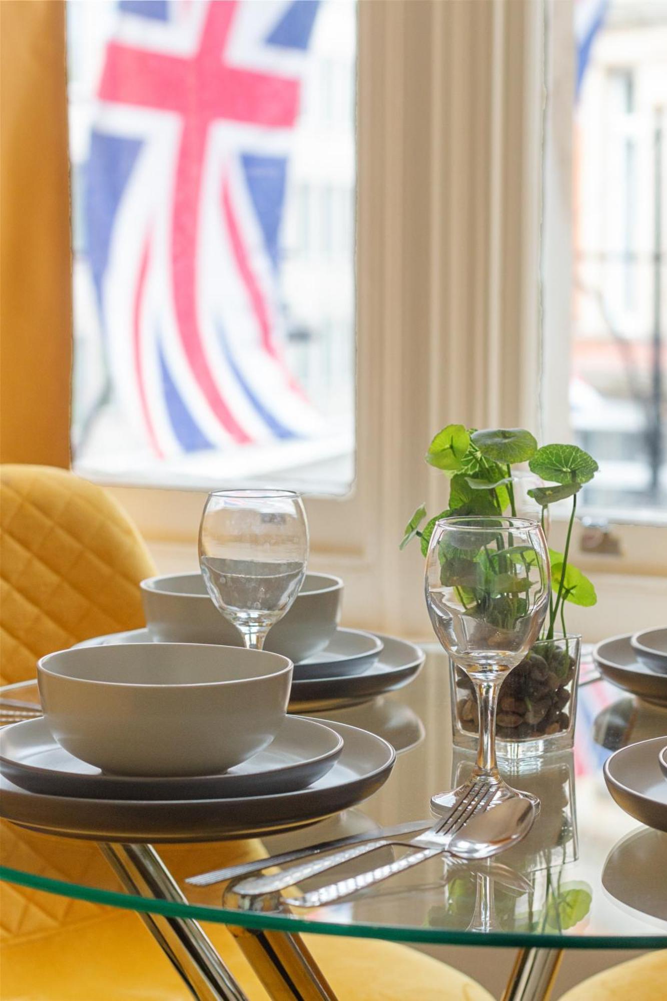 Oxford Street Chic Retreat - Unparalleled Elegance And Urban Comfort! Gc1 Лондон Экстерьер фото